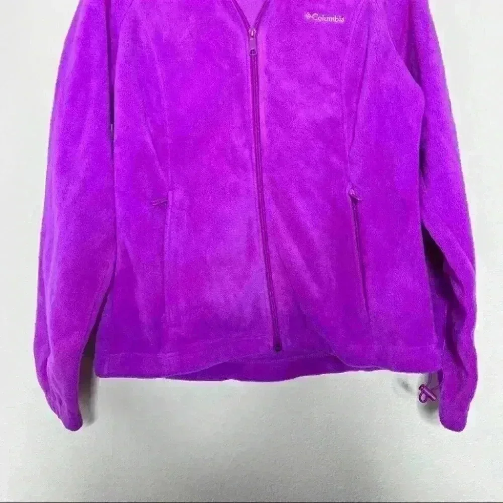 Women's Columbia Fleece Jacket - Fuscia - Size Medium. Gently used no defects